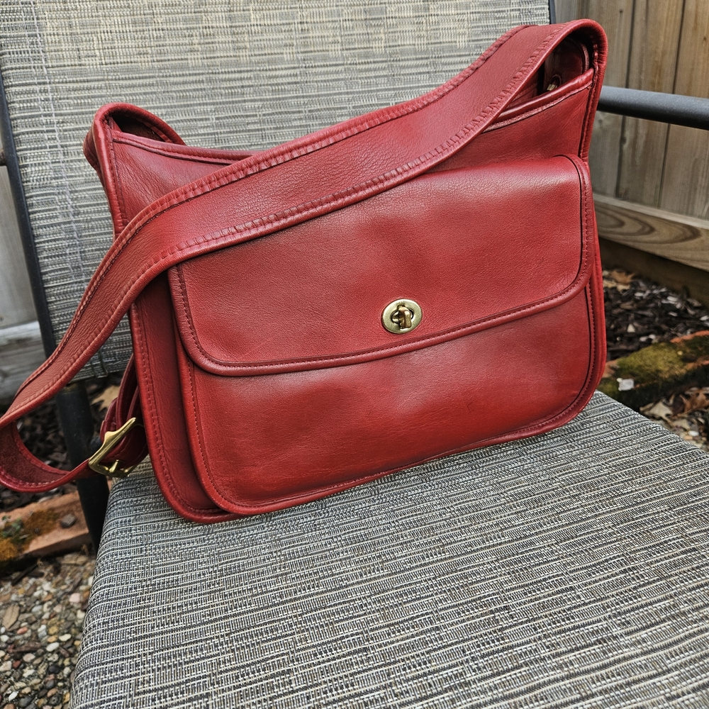 Vintage Coach Taft 9980 In Red